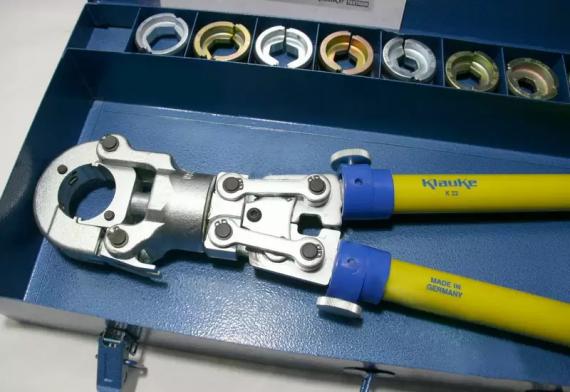 Фотография товара 'Klauke klkK22SETD Комплект: пресс K22 и 13 матриц серии "22"'